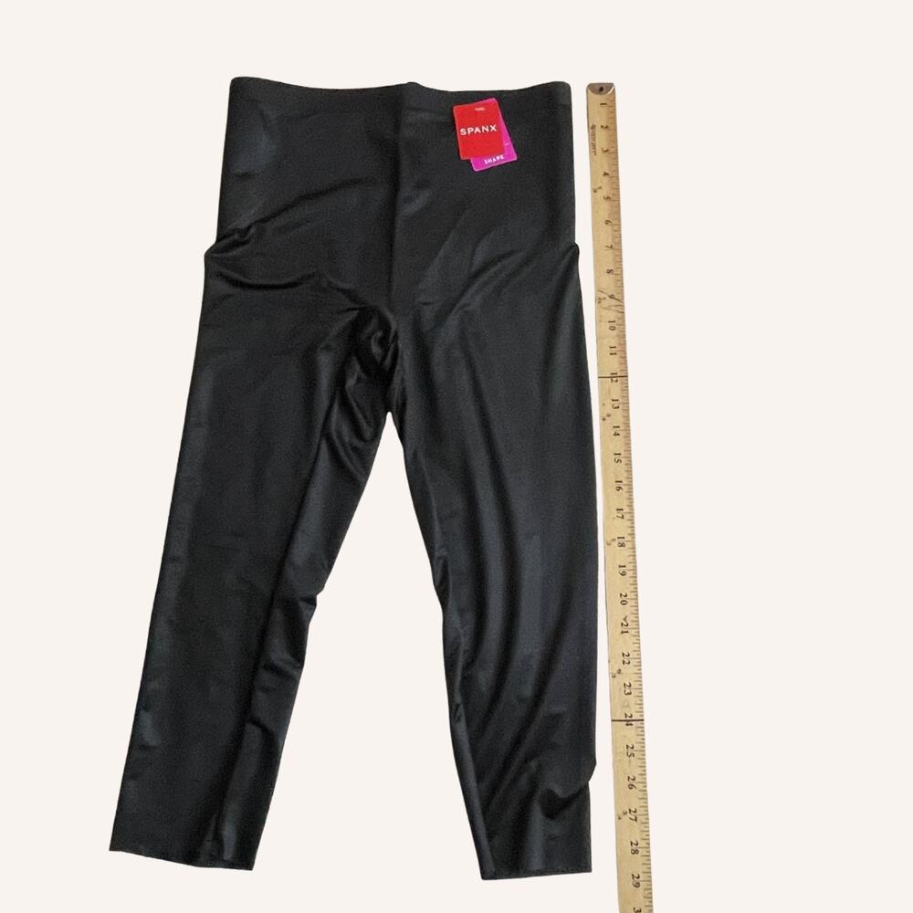 SPANX NWT Invisible Capri shaping leggings black size large - Picture 5 of 5